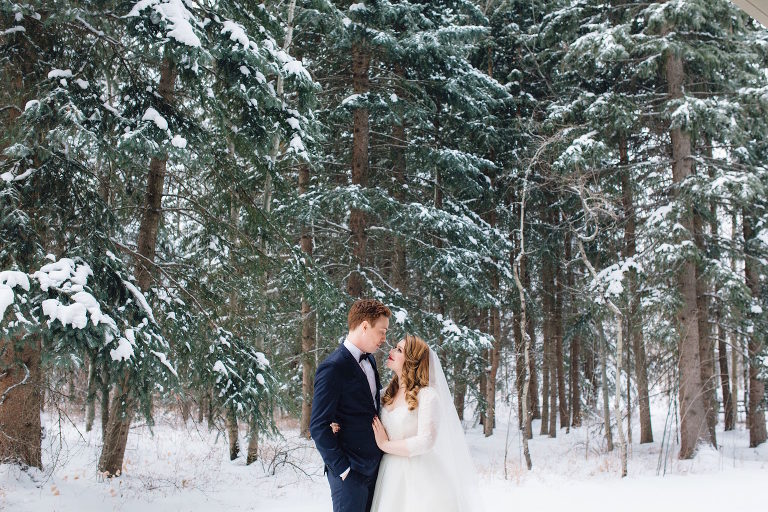 | Winter wedding in Calgary | Wedding planner: Evelyn Clark Weddings | Photos: Diane + Mike